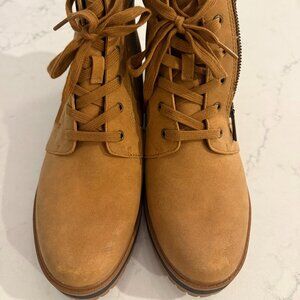 Never Worn Naturalizer Tan Side Zip Ankle Boots Size 10